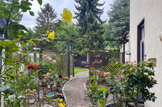 Einfamilienhaus Essen Stadtbezirk VI - 30 Zimmer, 824 m&sup2;, 1.495.000&euro; | Angebot:25843278