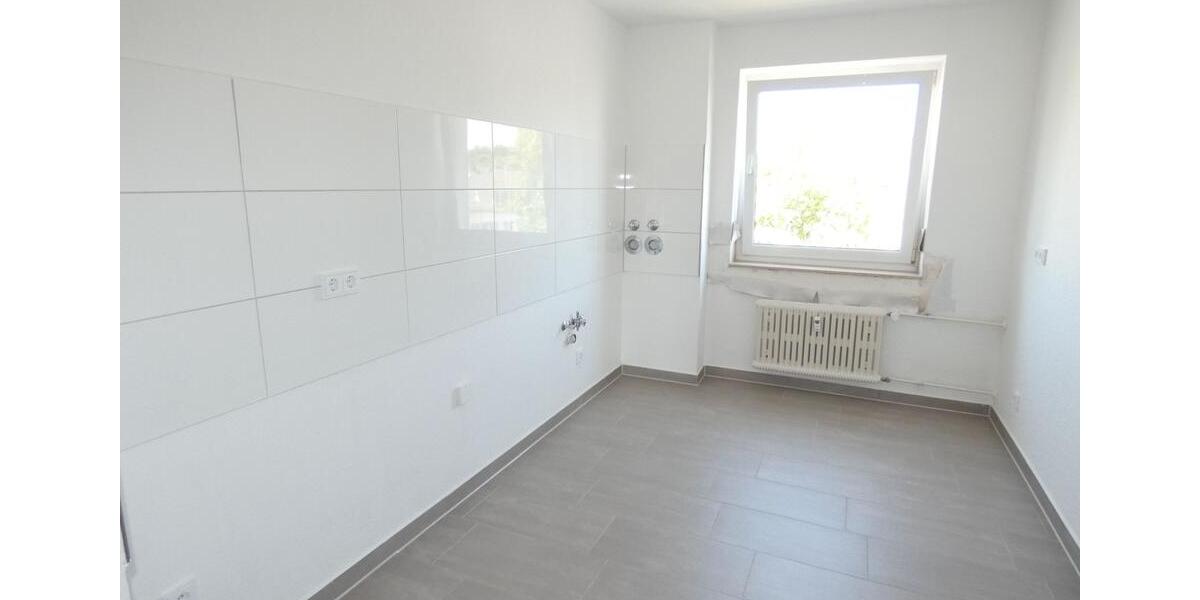 *** Attraktive 3-Zi.-Whg. mit Balkon! Erstbezug nach Sanierung! *** 3 zimmer