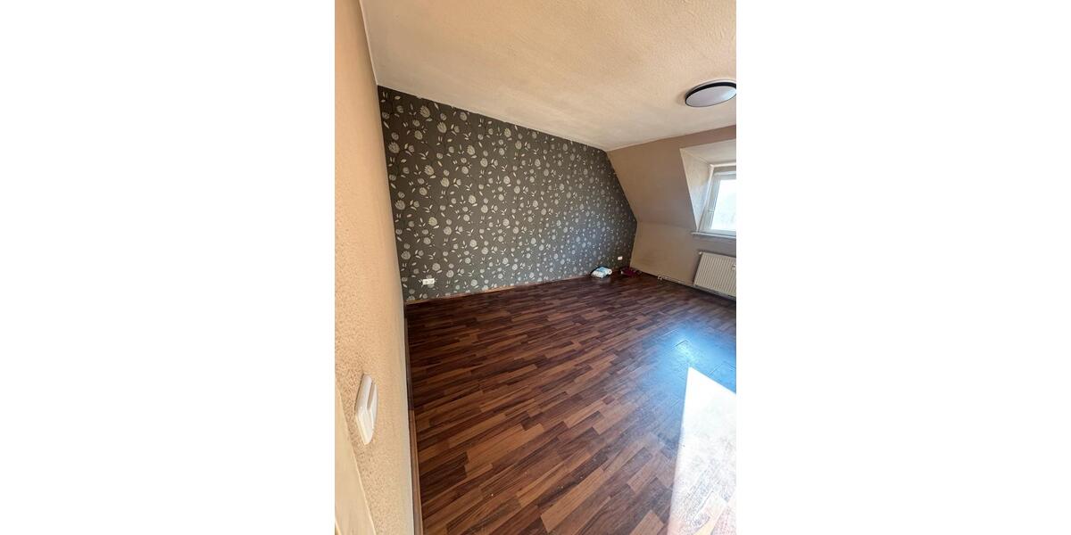 Dachgeschoßwohnung Duisburg Duisburg-Mitte - 2 Zimmer, 65 m&sup2;, 776&euro; | Angebot:25510489