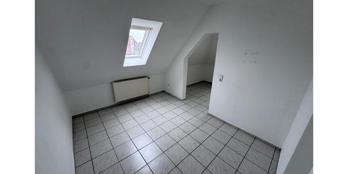 Dachgeschoßwohnung Recklinghausen König Ludwig - 2.5 Zimmer, 33 m&sup2;, 300&euro; | Angebot:26440883