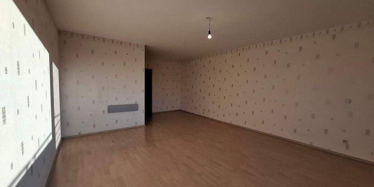 Attraktive 3-Zimmer-Wohnung mit großem Balkon & eigenem PKW-Stellplatz 3 zimmer