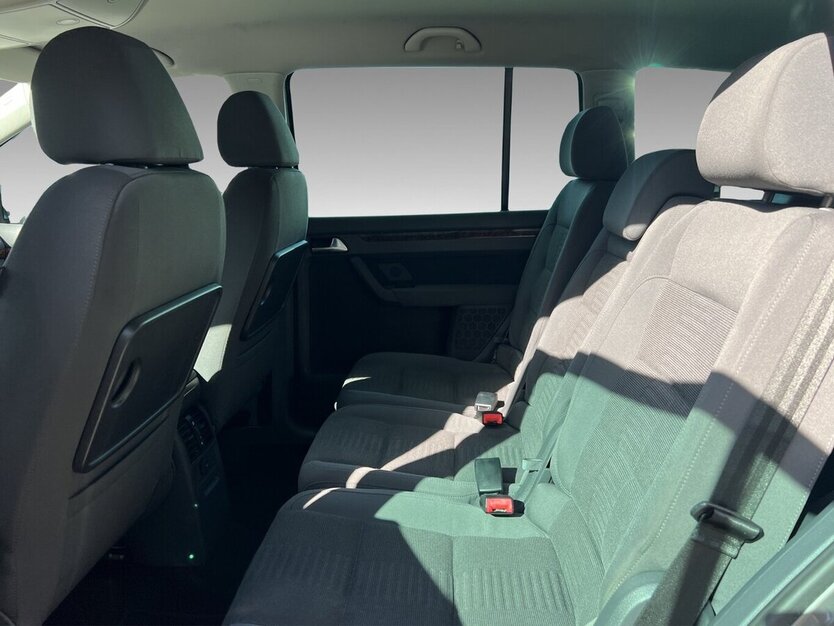 VW Touran Highline Navi Klima Standhzg. PDC Tempo 415.951 km 2.550 € Wuppertal 42327