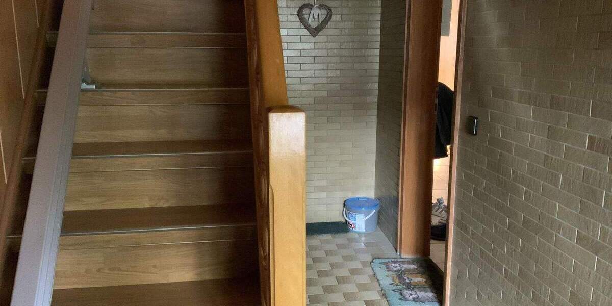 Lichtdurchflutete Eigentumswohnung mit Garten & vielseitigem Souterrain 5 zimmer