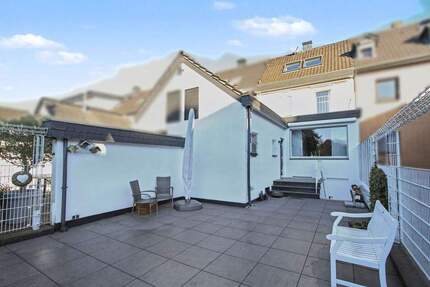 Top gepflegtes Reihenmittelhaus: In zentraler und ruhiger Lage von Moers 5 zimmer