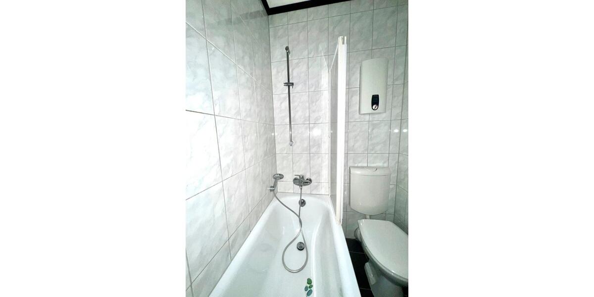 ruhig Wohnen: schöne, helle 3,5-Zimmer Wohnung, 1. OG, 585 KM 3 zimmer