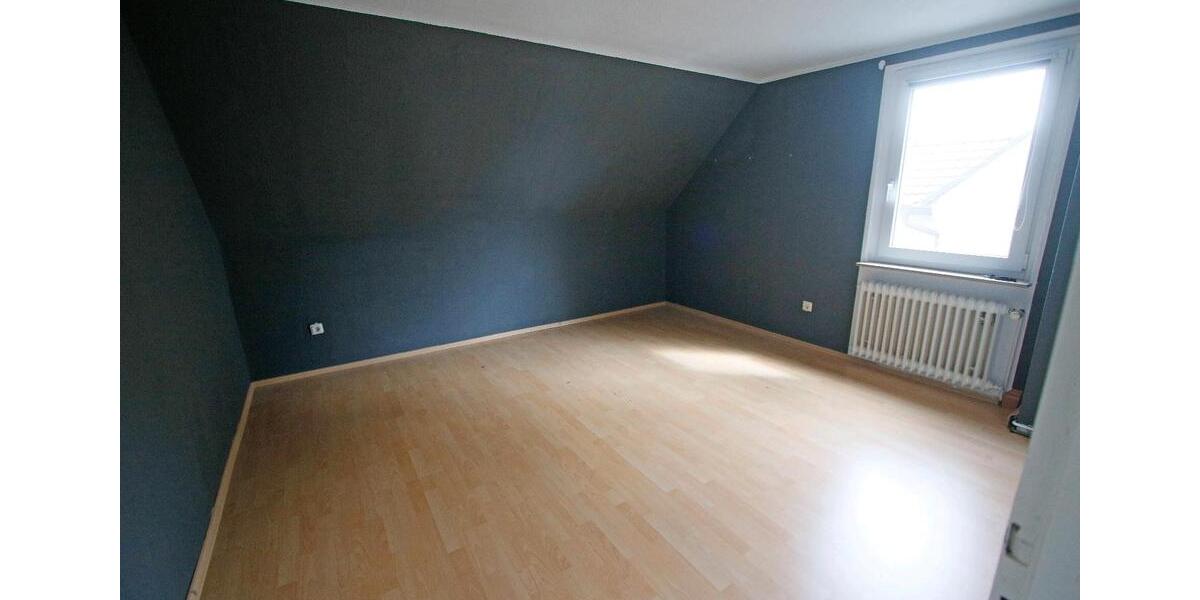 Dachgeschoßwohnung Essen Frillendorf - 3 Zimmer, 70 m&sup2;, 500&euro; | Angebot:26341751