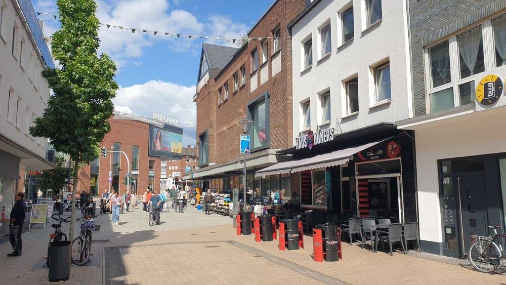 Wohn- und Geschäftshaus in Fußgängerzone, Ankermieter mit 10-Jahresvertrag zimmer