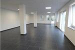 Renovierte Praxis-Geschäftsräume im EG–ca. 250 m² mit Parkplätze zimmer