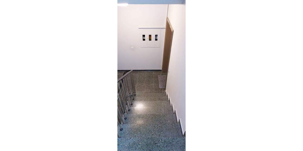5 - Fam-Haus mit 5 Garagen in Wuppertal-Vohwinkel - Mehrfamilienhaus, Wohnhaus Wuppertal Vohwinkel | Angebot:21638750