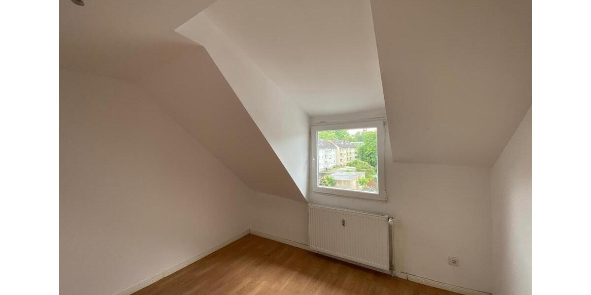 Exklusiv sanierte 4,5-Zimmer-Wohnung mit Balkon – Erstbezug nach Komplettsanierung 4 zimmer