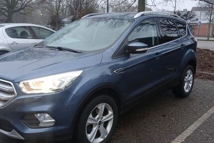 Ford Kuga 96.000 km 12.500 &euro; Duisburg 47167