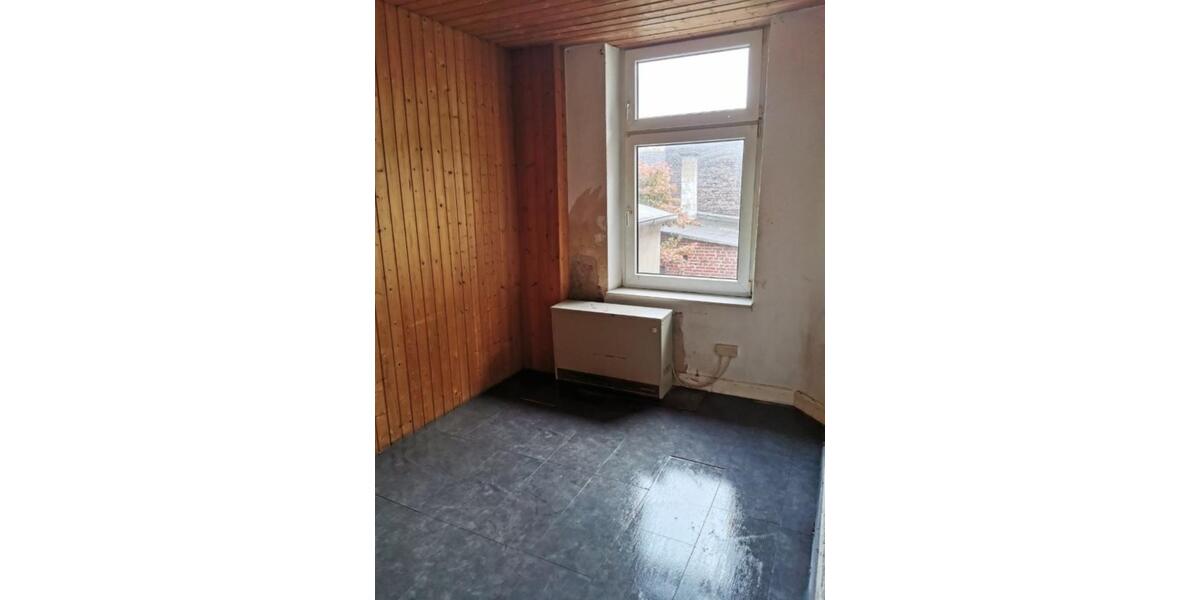 4 Zimmer +1 Durchgangszimmer, ca.108 m2, von priv. zu verm. 5 zimmer