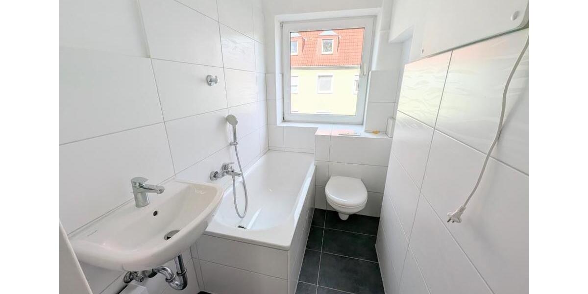 **Erdgeschoss, frisch renoviert und neues Tageslichtbad gewünscht? Dann schnell sein!** 3 zimmer