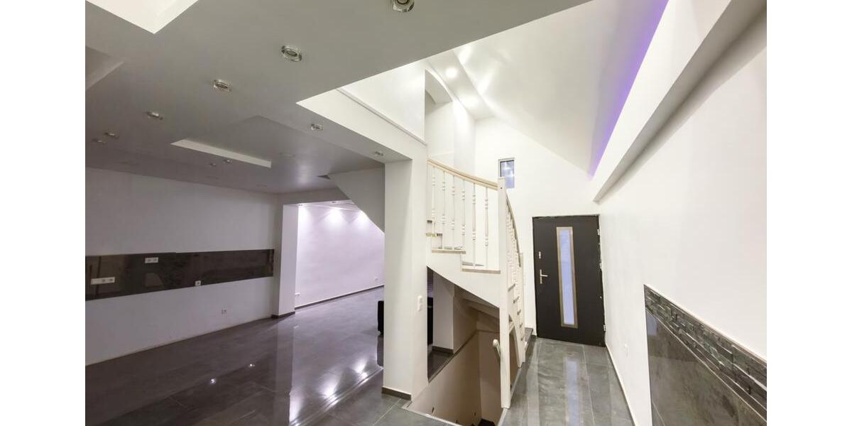 Luxuriöses Einfamilienhaus mit modernem Soutterain- Ausbau 5 zimmer