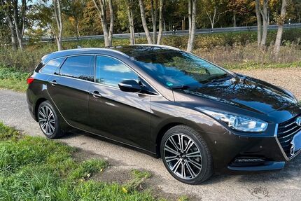 Hyundai i40 70.200 km 14.500 &euro; Recklinghausen 45657