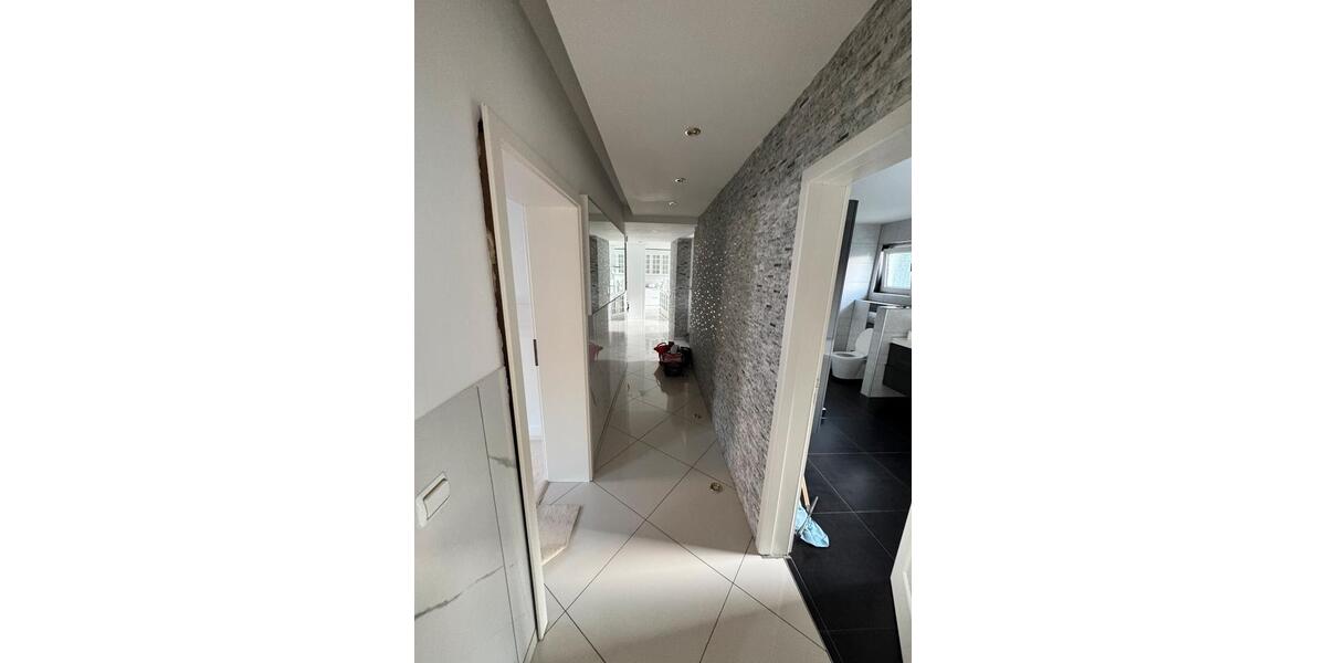 Etagenwohnung Duisburg Mittelmeiderich - 6 Zimmer, 169 m&sup2;, 263.000&euro; | Angebot:26929867
