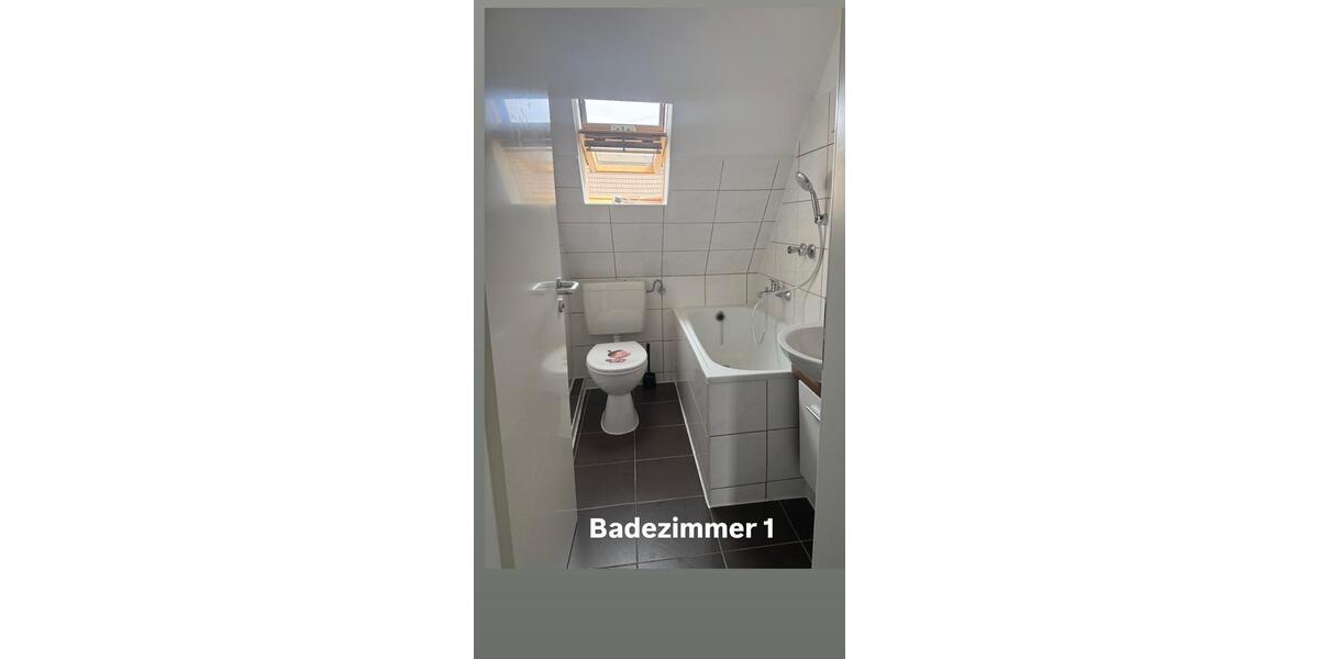 Dachgeschoßwohnung Gelsenkirchen Gelsenkirchen-Mitte - 3 Zimmer, 110 m&sup2;, 1.300&euro; | Angebot:26413931