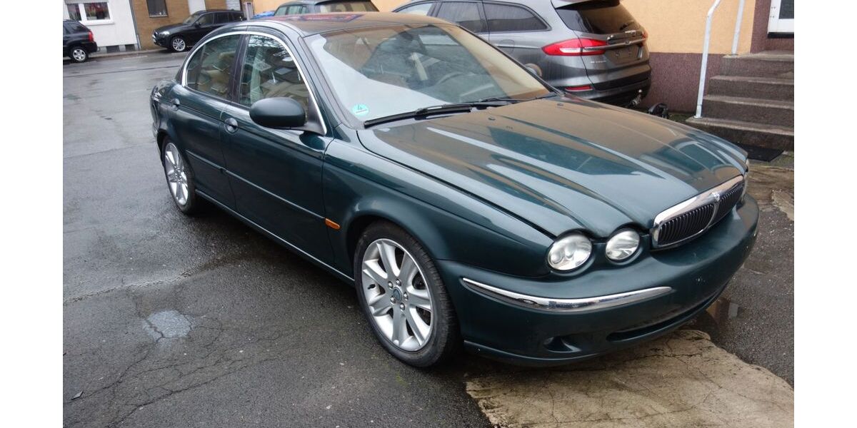 Jaguar X-Type 95.000 km 4.500 &euro; MÜLHEIM AN DER RÜHR 45468