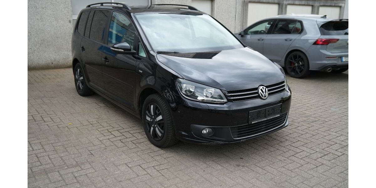 VW Touran 147.530 km 8.690 &euro; Bottrop 46240
