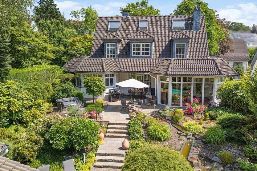 Haus zum Kaufen in Essen 1.550.000 € 242 m²
