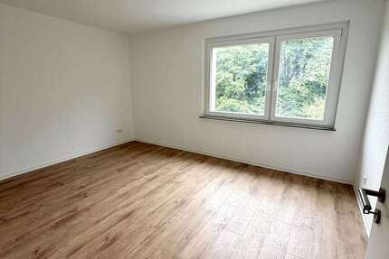 Wohnung Wuppertal Arrenberg - 2 Zimmer, 68 m&sup2;, 650&euro; | Angebot:26817211