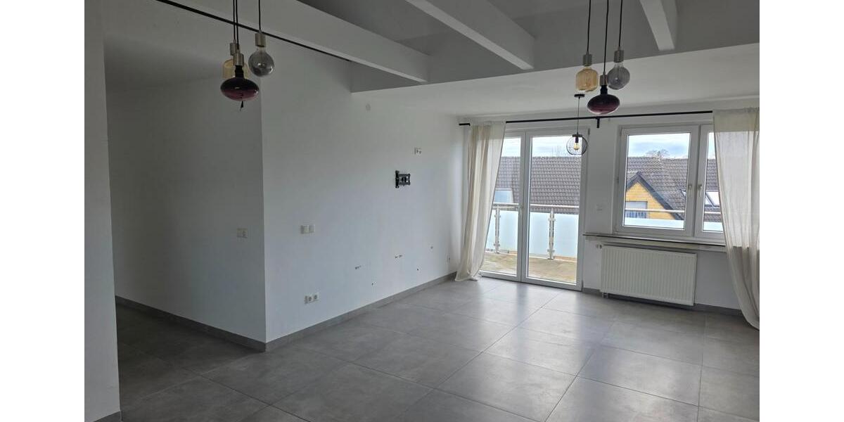 Dachgeschoßwohnung Oberhausen - 3.5 Zimmer, 96 m&sup2;, 930&euro; | Angebot:25857298