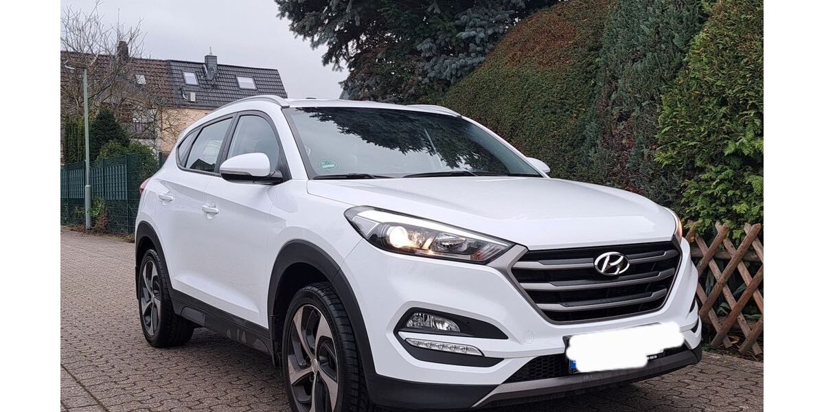 Hyundai TUCSON 31.000 km 15.900 &euro; Duisburg 47249