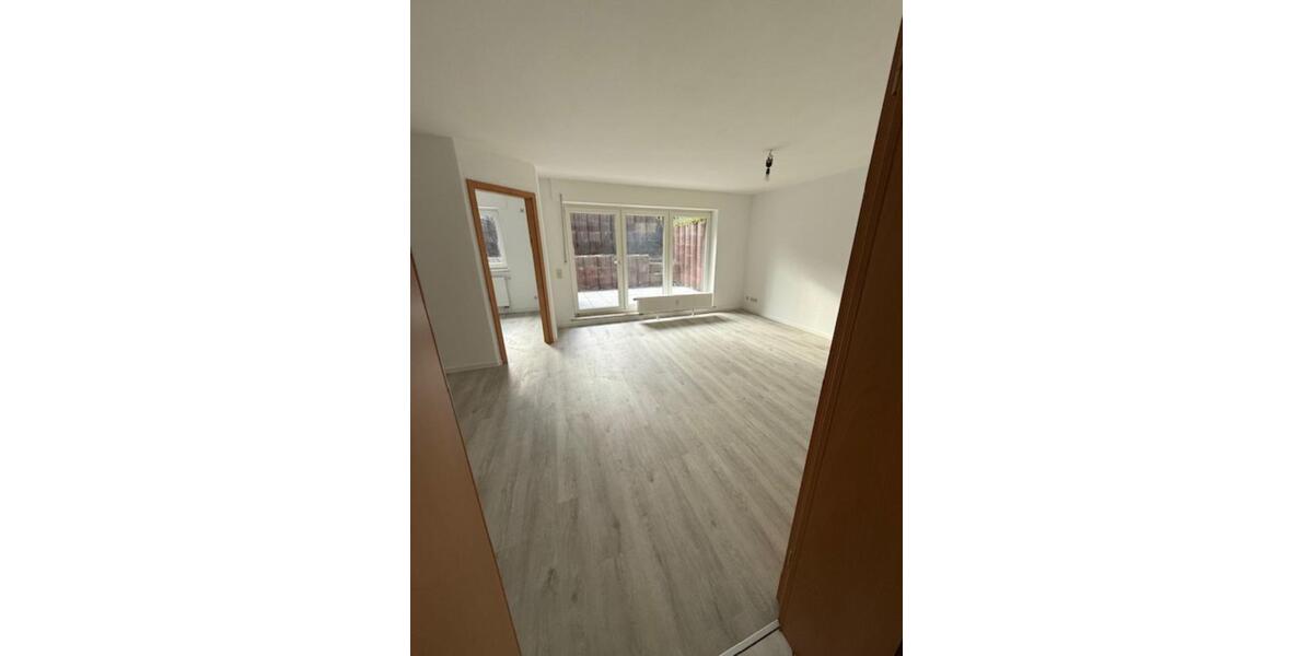 Erstbezug nach Sanierung: 2 Zimmer Souterrain Wohnung in Herne 2.5 zimmer