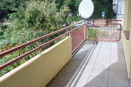 Ideal für Single ! In Citynähe und Bahnhofnähe, sanierte, chice 2 -Zi.- Wohnung mit Balkon in Barmen 2 zimmer