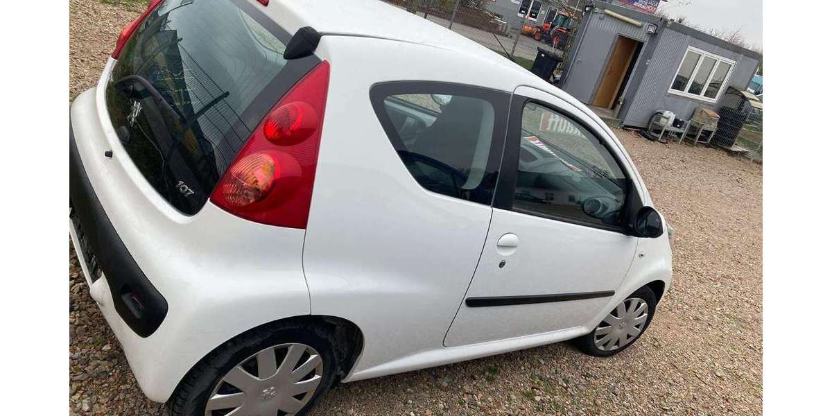 Peugeot 107 93.000 km 3.900 &euro; Essen 45309