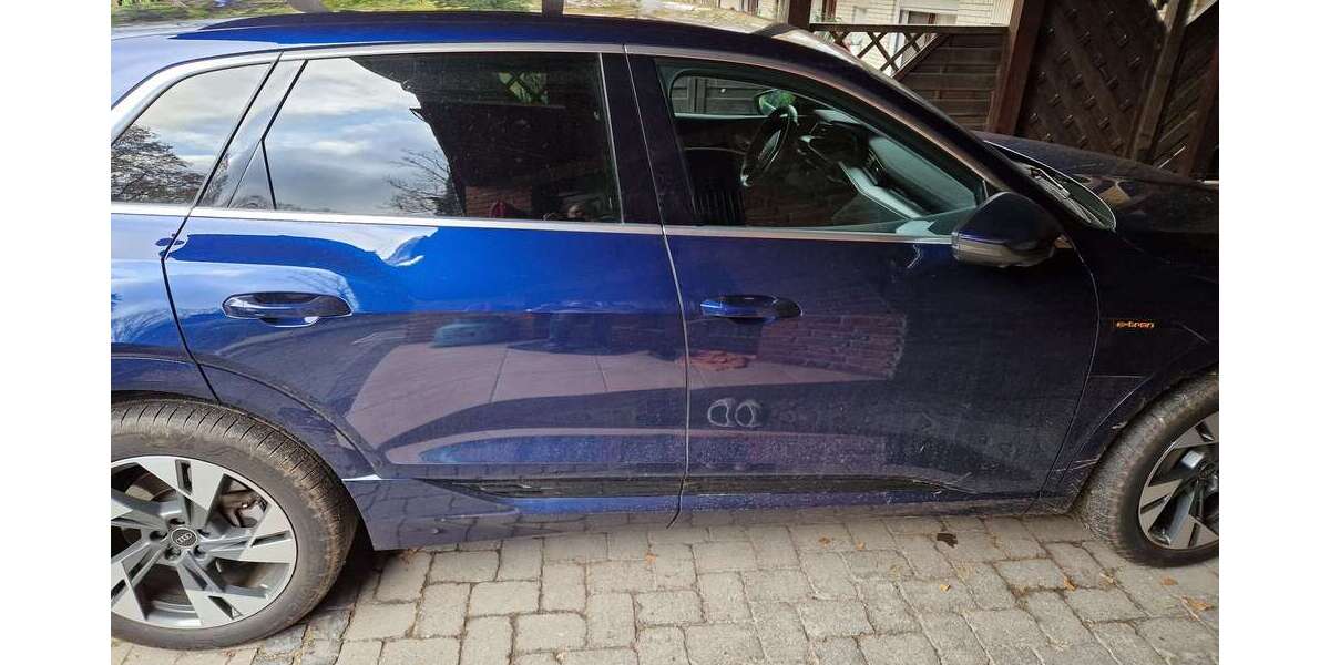 Audi e-tron 25.000 km 38.800 &euro; Duisburg 47228