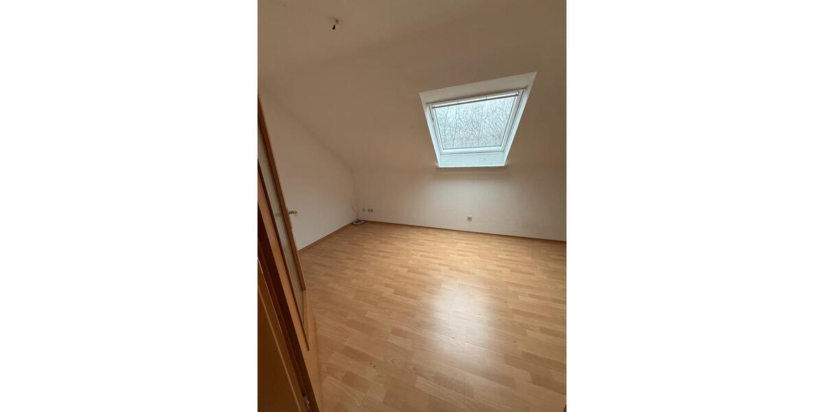 3-Zimmer-DG-Wohnung ca. 100 qm mit Balkon in Velbert 3 zimmer