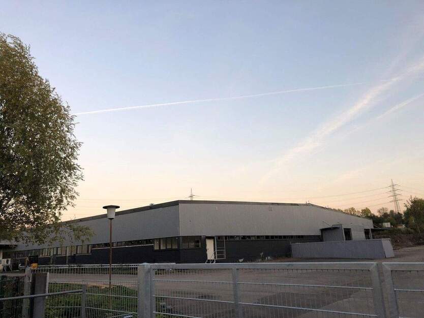 Gepflegte Lagerhalle mit Verladerampe in Altenessen zu vermieten. Provisionsfrei! zimmer
