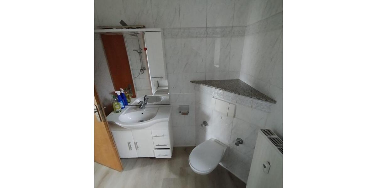 Sehr gepflegtes kleines Mehrfamilienhaus zur Kapitalanlage zimmer