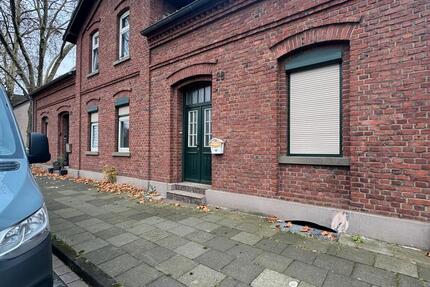 Haus Duisburg Hamborn - 1 Zimmer, 80 m&sup2;, 950&euro; | Angebot:26443104