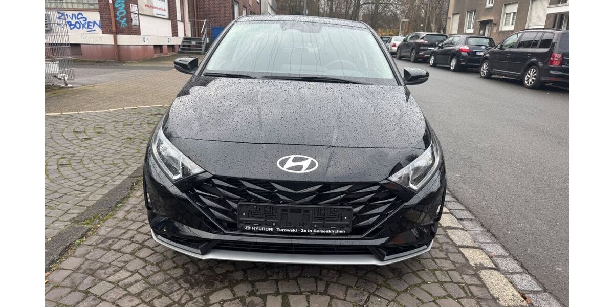 Hyundai i20 5.438 km 16.999 &euro; Gelsenkirchen 45879