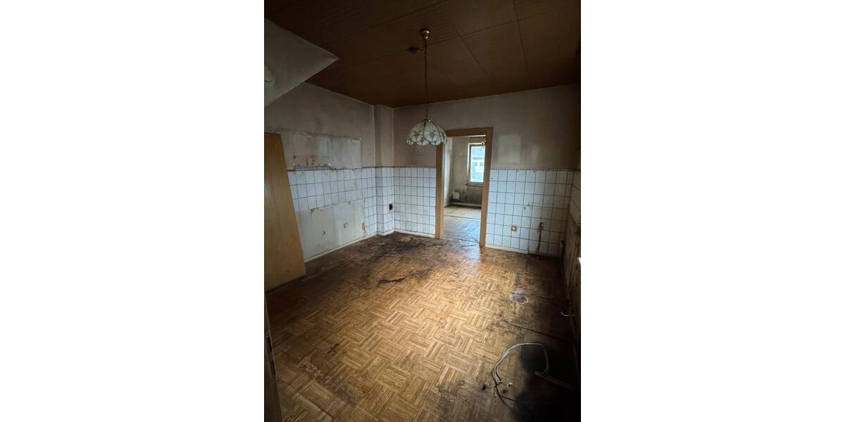 Handwerker aufgepasst - Doppelhaushäfte in Resse zu verkaufen 3.5 zimmer