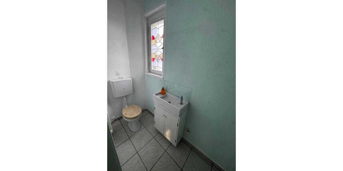 Wohn- und geschäftshaus mit Garagen in Duisburg Buchholz 12 zimmer