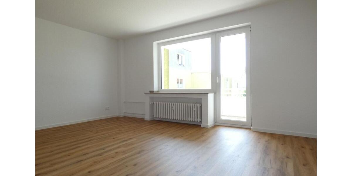 *** Attraktive 3-Zi.-Whg. mit Balkon! Erstbezug nach Sanierung! *** 3 zimmer