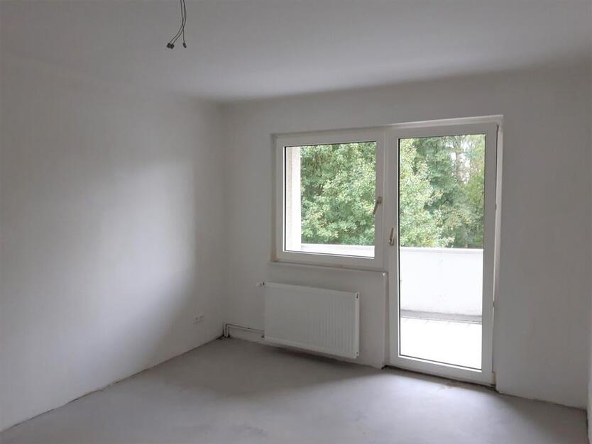 Bei VIVAWEST die Sonnenstrahlen auf dem eigenen Balkon genießen. zimmer