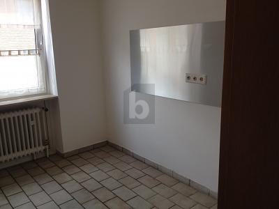 ATTRAKTIVE ANLAGE MIT BALKON 3 zimmer