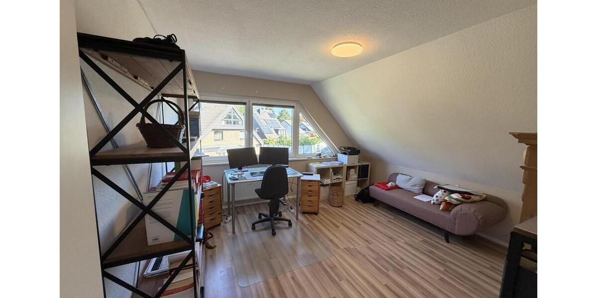 Dachgeschoßwohnung Haan - 4 Zimmer, 100 m&sup2;, 1.200&euro; | Angebot:26408972
