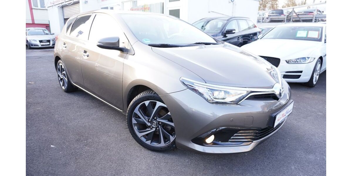 Toyota Auris 24.350 km 13.990 &euro; Wuppertal 42109