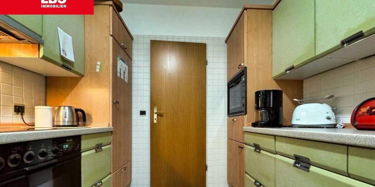 Große Erdgeschosswohnung mit Balkon, Gartenblick und Garage! 3 zimmer