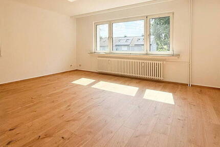 Gut geschnitte 2-Zimmer-Wohnung in ruhiger Lage mit großem Balkon