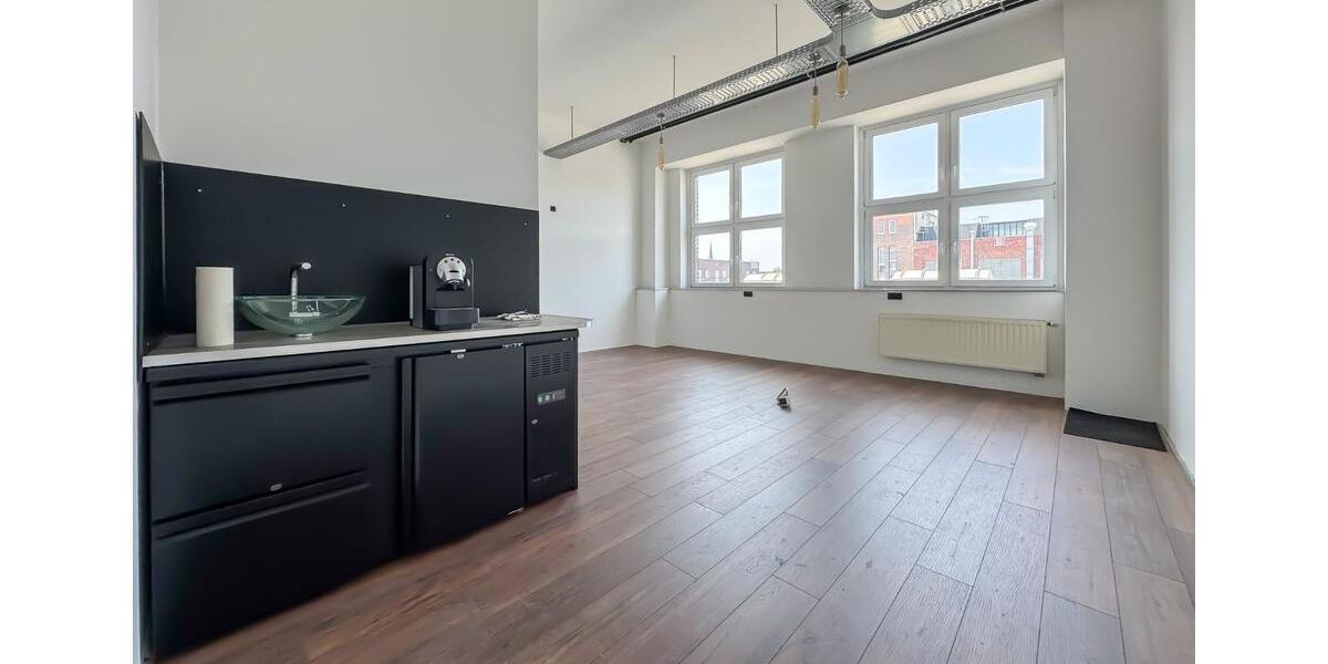 LAGER MIT BÜRO & KÜCHE – 240 m² – ÜBERWACHT – LASTENAUFZUG – STARKSTROM – RENOVIERT zimmer