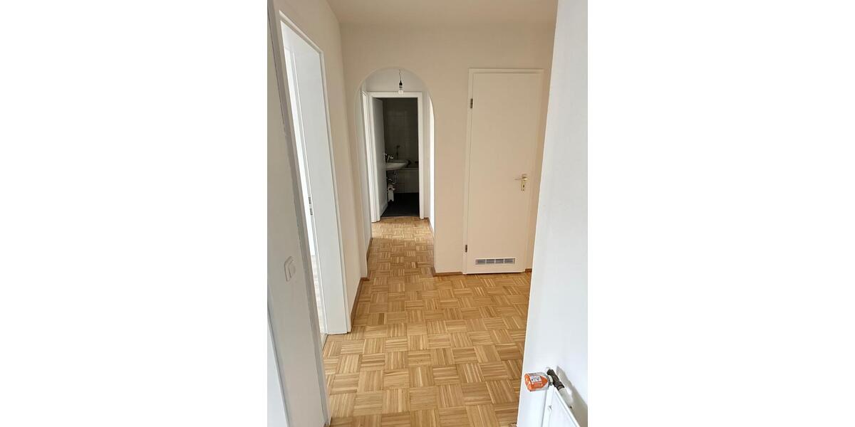 HELL UND FREUNDLICHE 4,5 ZIMMER WOHNUNG | MIT BALKON UND GÄSTE-WC | GEMÜTLICHER PARKETTBODEN 4.5 zimmer