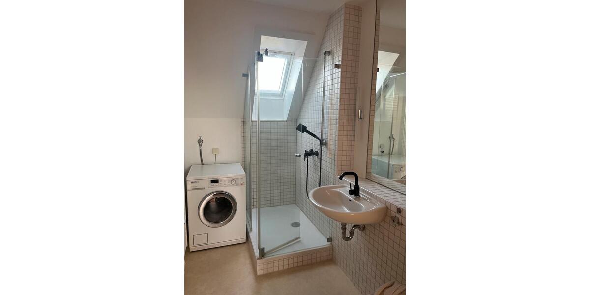 Schöne helle und gepflegte 3,5 Zi DG-Wohnung mit Balkon in Voerde 3.5 zimmer