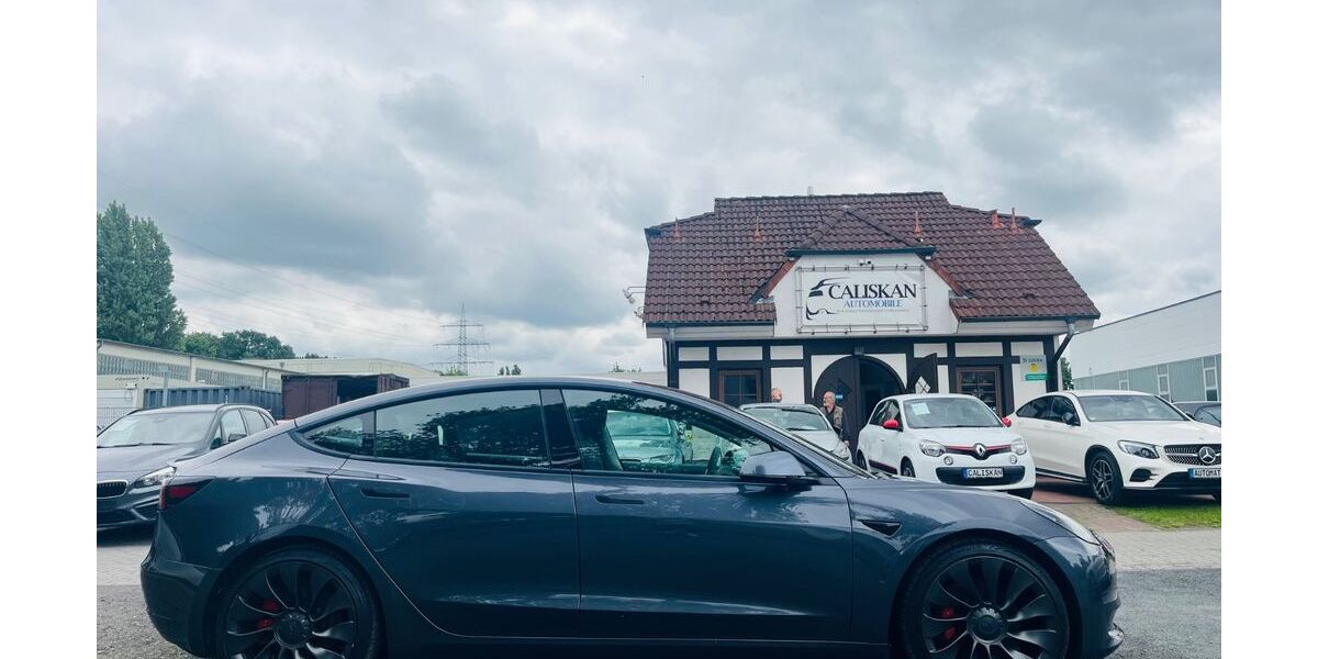 Tesla Model 3 81.644 km 26.990 &euro; Dinslaken 46539