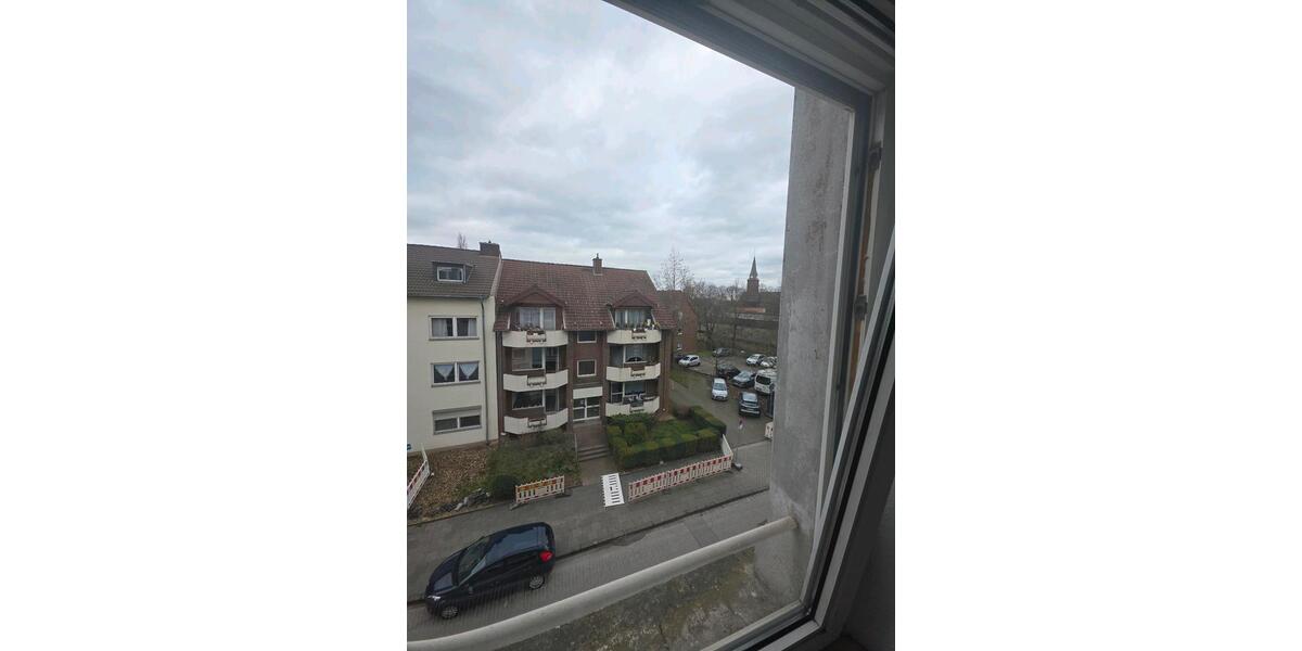 Dachgeschoßwohnung Duisburg Mittelmeiderich - 3.5 Zimmer, 70 m&sup2;, 590&euro; | Angebot:25880055